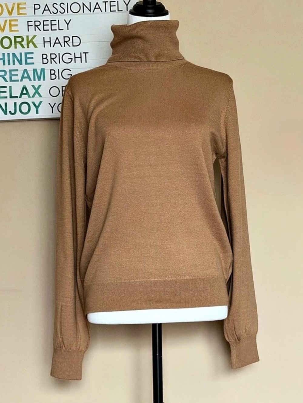 Banana Republic Ribbed Turtleneck Sweater in Brown Size Medium